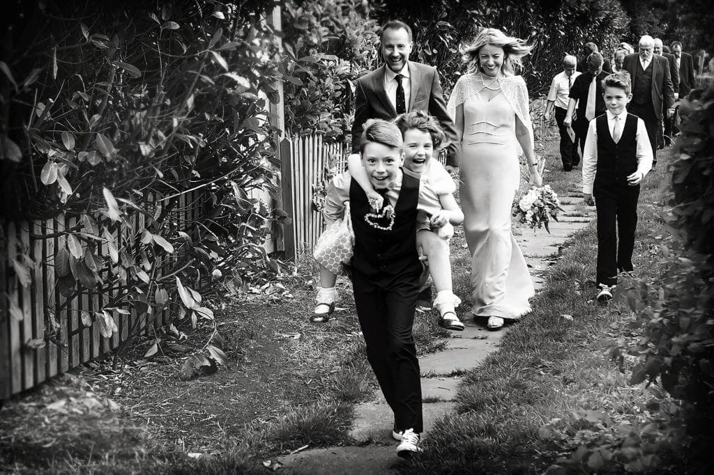 wedding party - choose the perfect wedding photographer